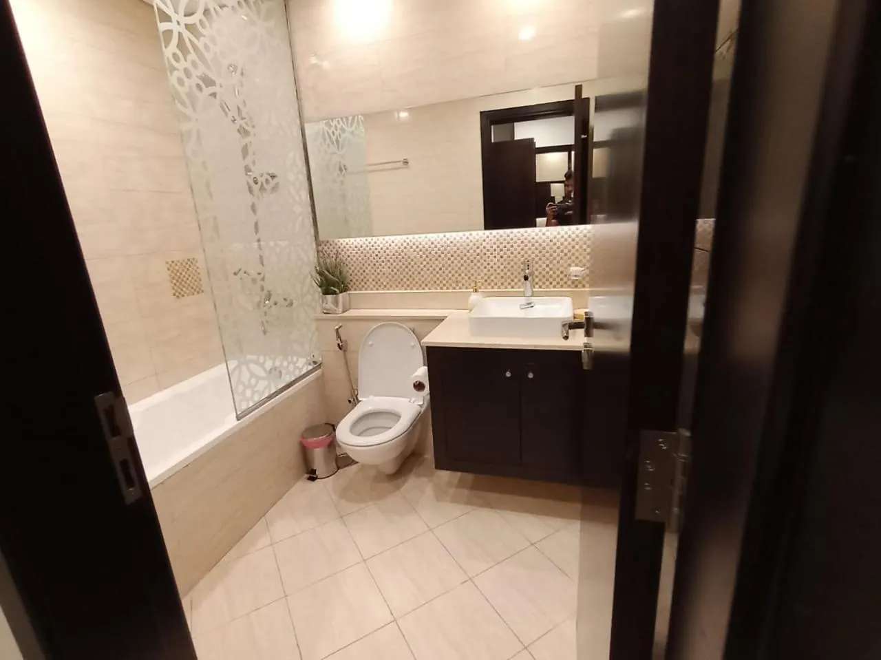 2Bed Room In Downtown Dubai ! 0*,  Emiratos Árabes Unidos